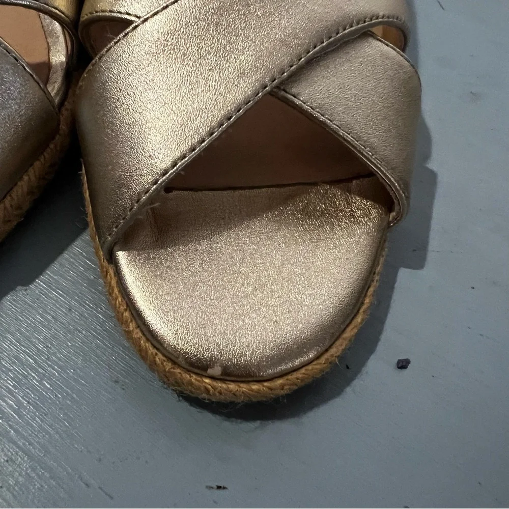Jack Rogers Palmer Crisscross Wedge Espadrille Sandals in Metallic Gold size 7.5